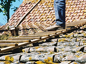 Accessoire pour entretien de toiture et protection EPI